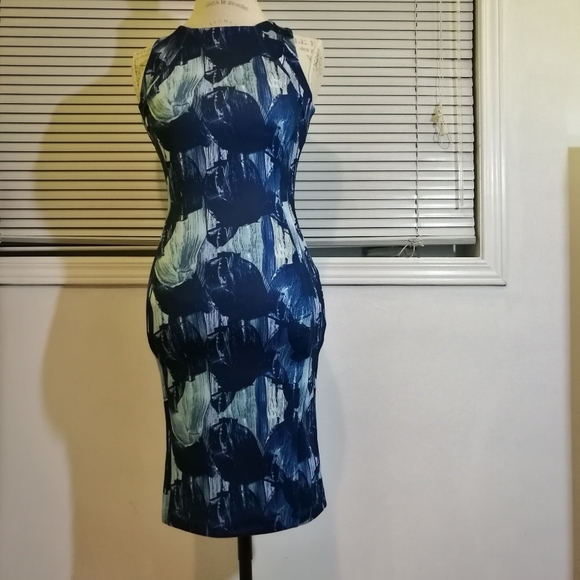 FREE xs H&M Watercolor Blue Dress - Picture 2 of 9